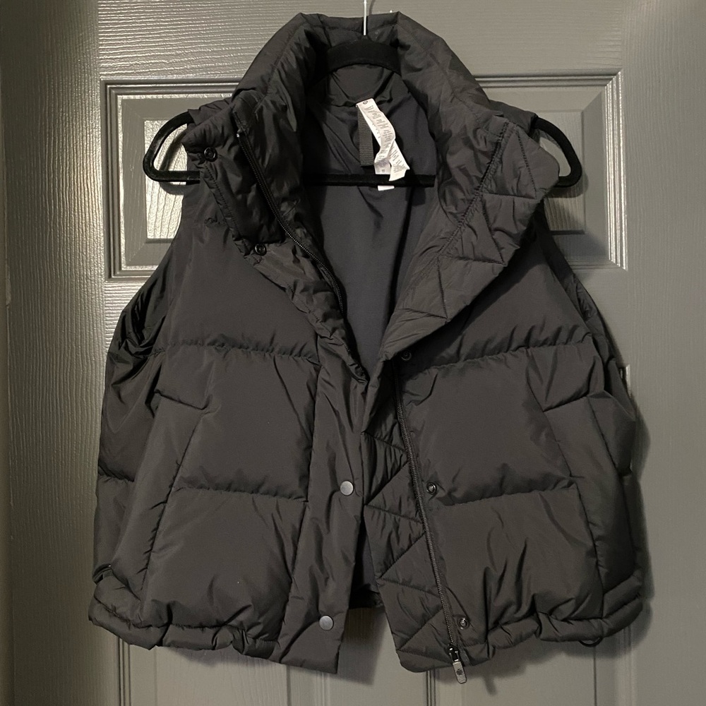 Lululemonn wunder puff cropped vest - size 4